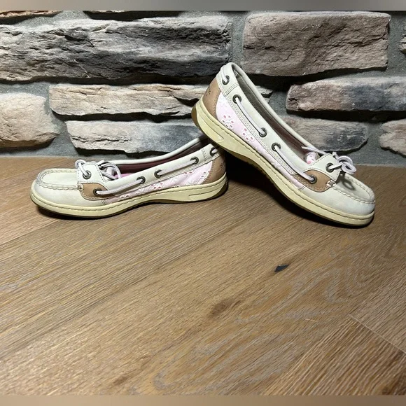 Size 5.5 Sperry shoes - Picture 2 of 8